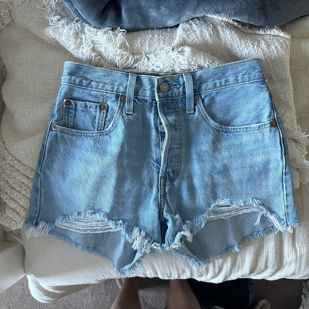 LEVI 501 SHORTS